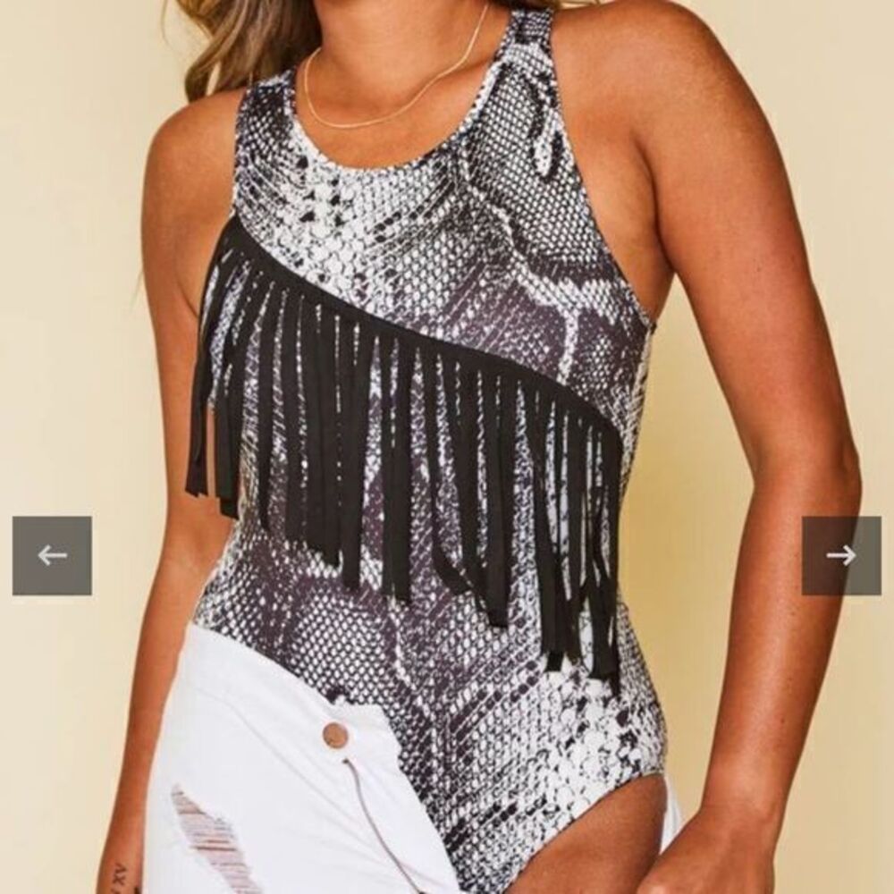 NWT Peach California Love Black Snake Print‎ Fringe Bodysuit Medium